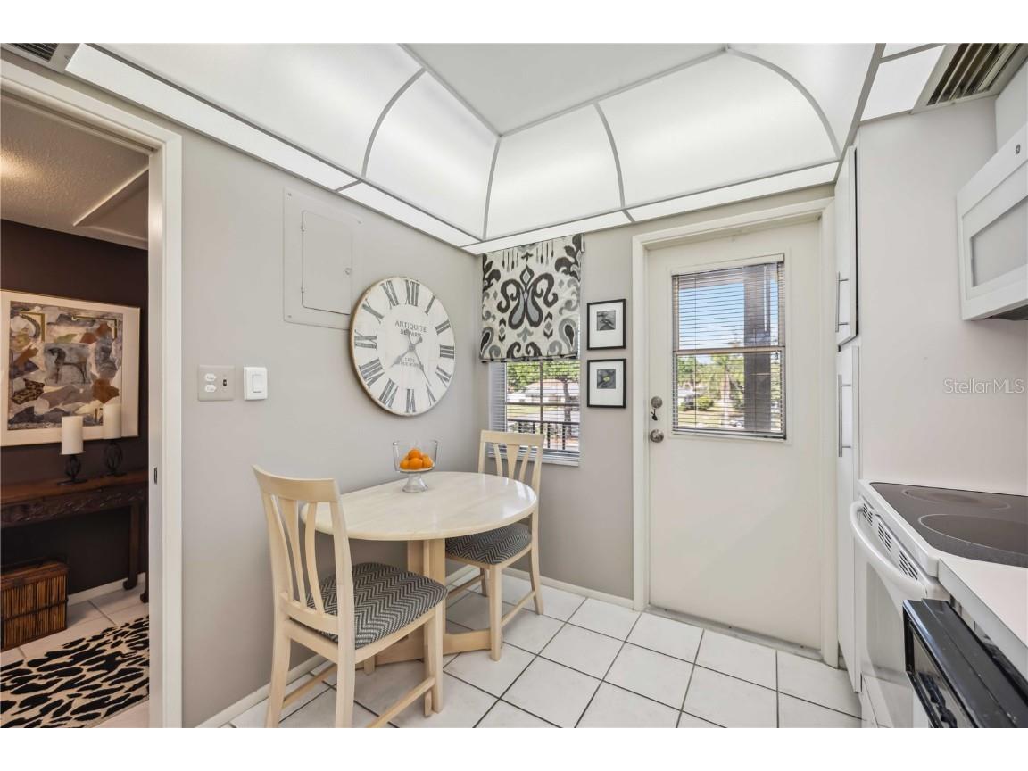 7461 W Country Club Drive N #207 Sarasota FL 34243 A4646118 image14