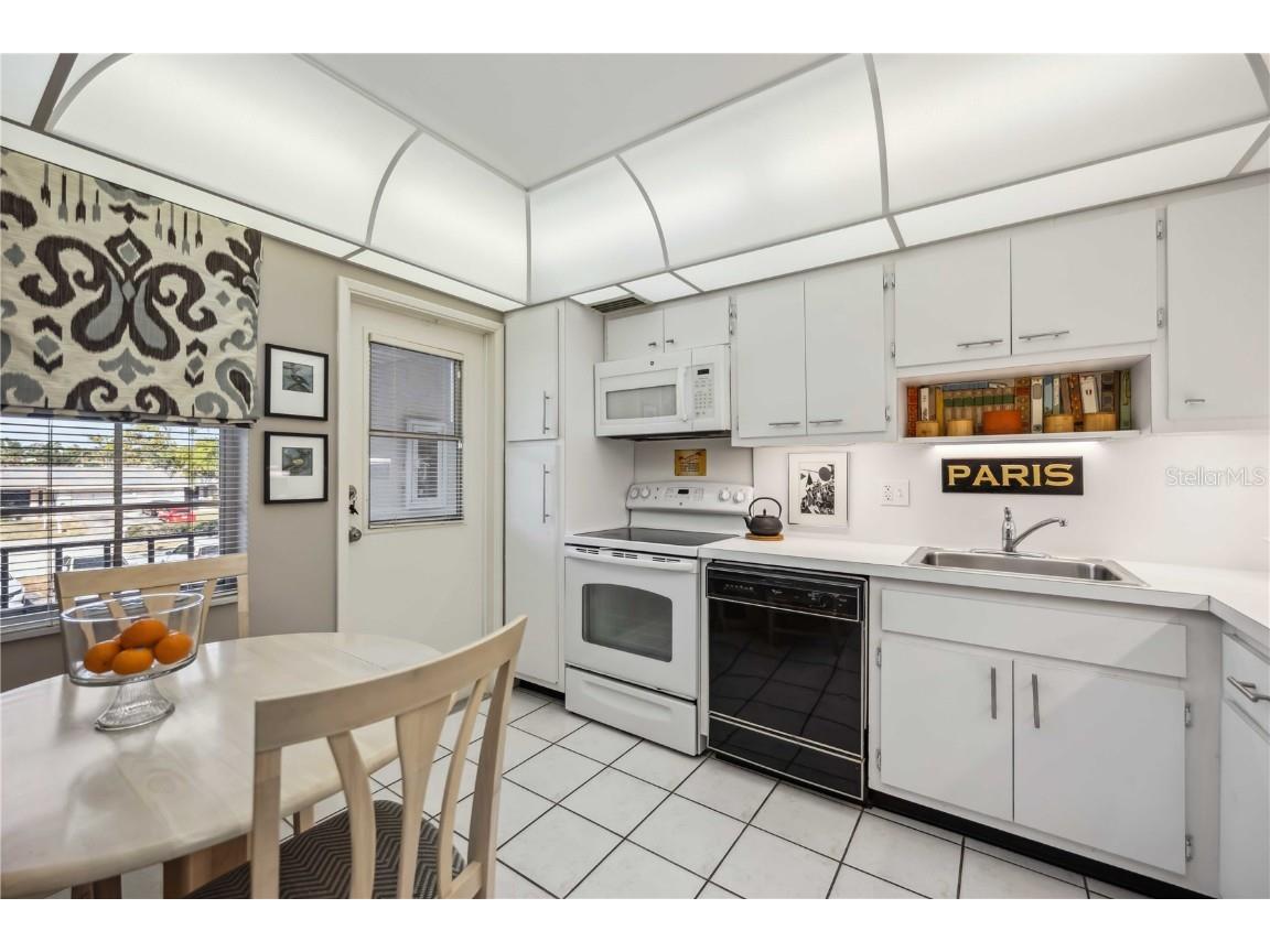 7461 W Country Club Drive N #207 Sarasota FL 34243 A4646118 image15