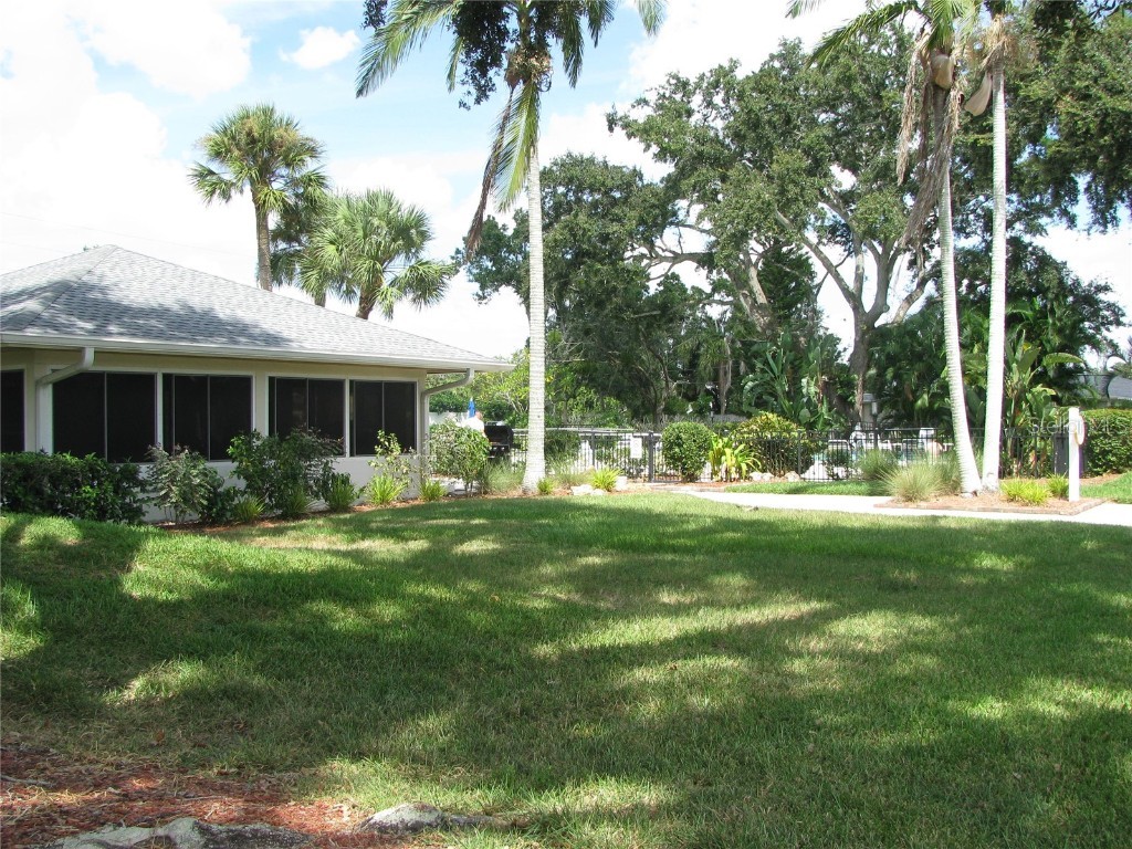 7461 W Country Club Drive N #208 Sarasota FL 34243 A4648601 image26