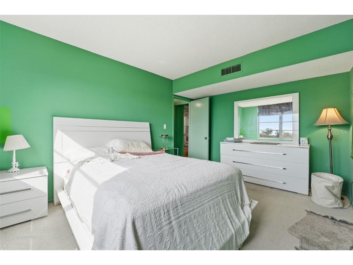 7461 W Country Club Drive N #301 Sarasota FL 34243 A4671681 image15