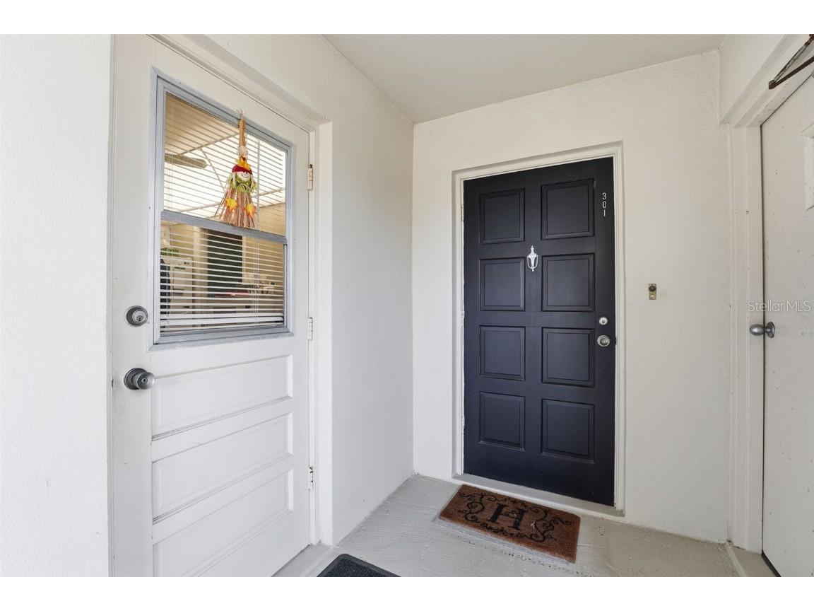 7461 W Country Club Drive N #301 Sarasota FL 34243 A4671681 image3