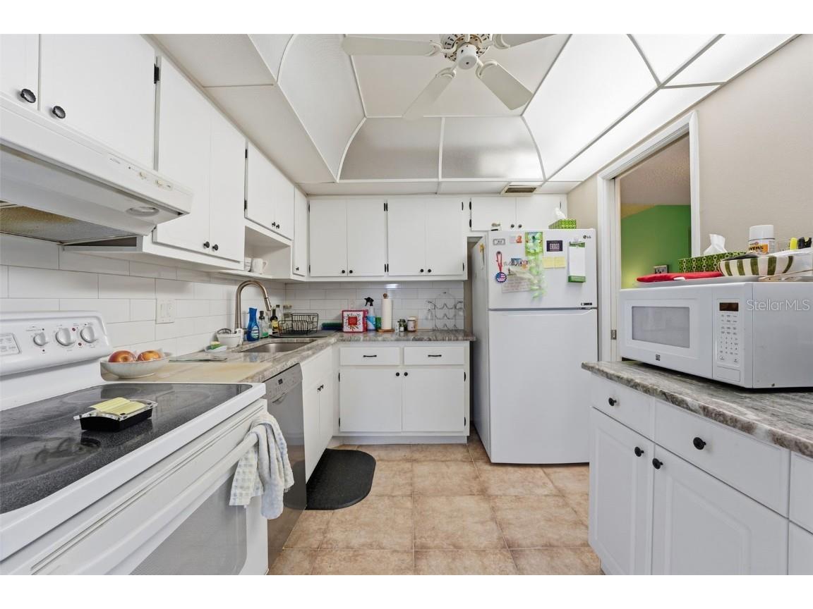 7461 W Country Club Drive N #301 Sarasota FL 34243 A4671681 image7