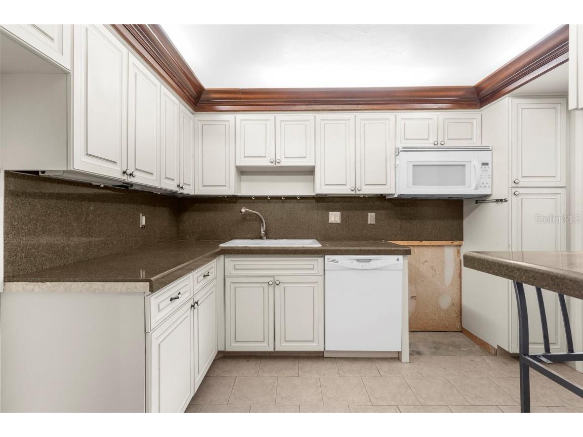 7461 W Country Club Drive N #310 Sarasota FL 34243 A4663481 image11