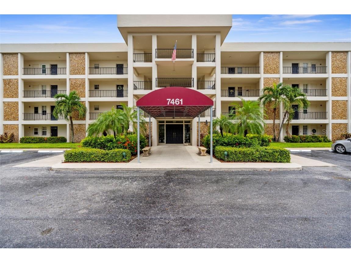 7461 W Country Club Drive N #310 Sarasota FL 34243 A4663481 image2