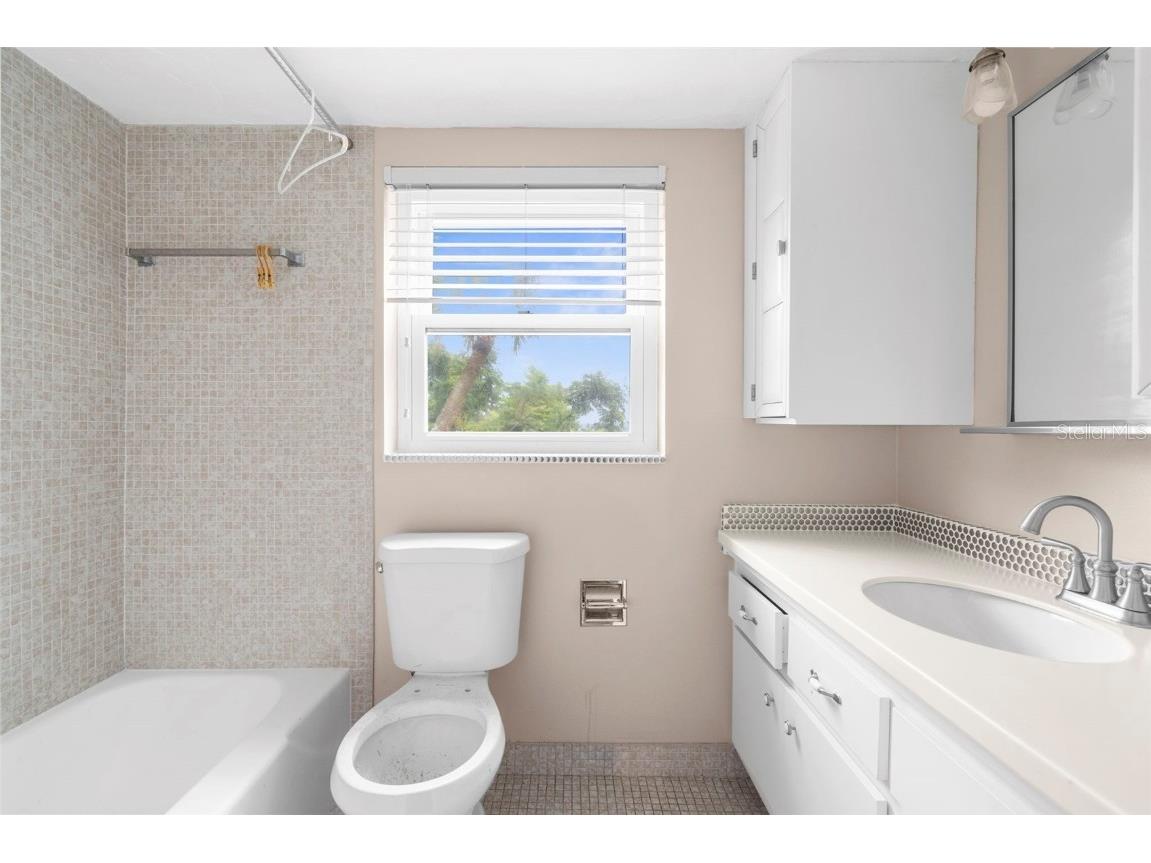 7461 W Country Club Drive N #310 Sarasota FL 34243 A4663481 image23