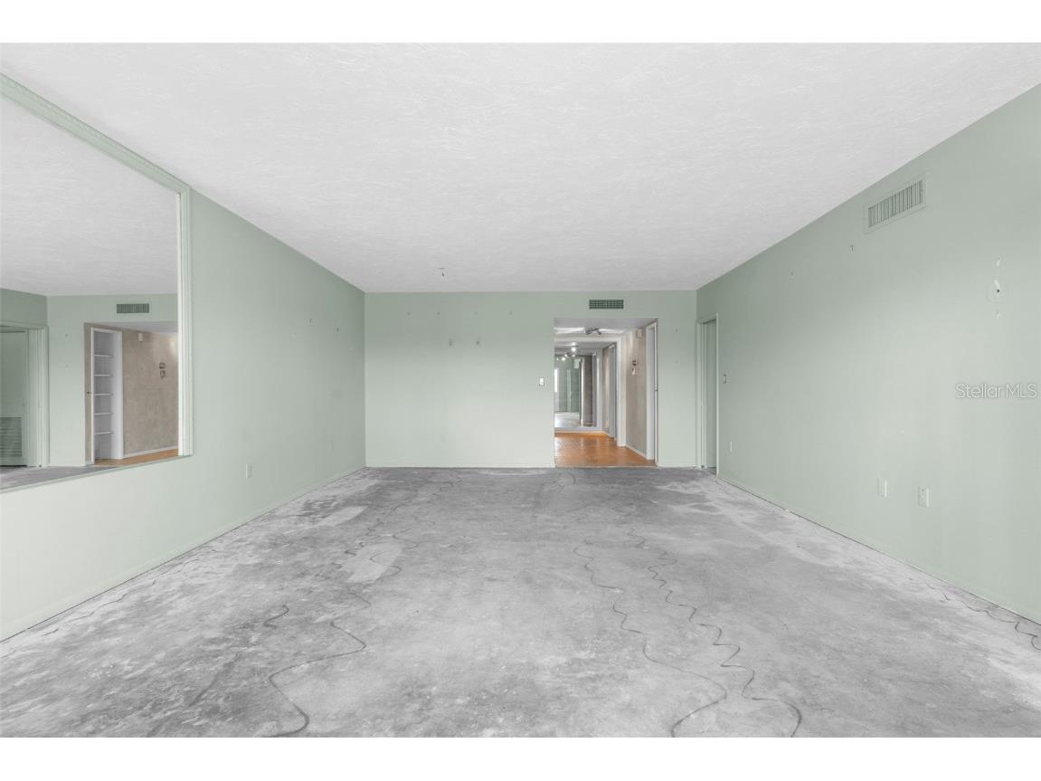 7461 W Country Club Drive N #310 Sarasota FL 34243 A4663481 image7