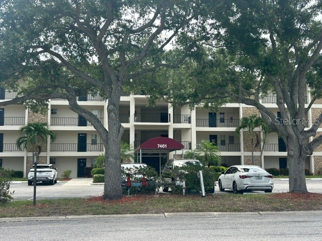 7461 W Country Club Drive N #402 Sarasota FL 34243 A4694358 image1
