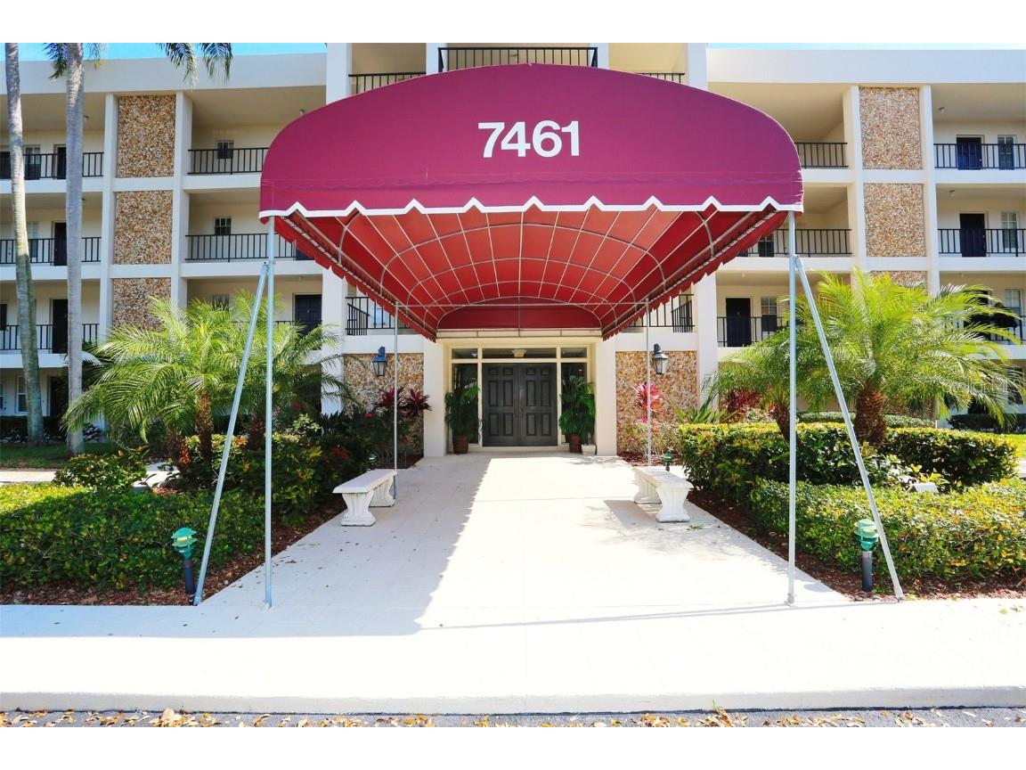 7461 W Country Club Drive N #406 Sarasota FL 34243 A4558872 image1