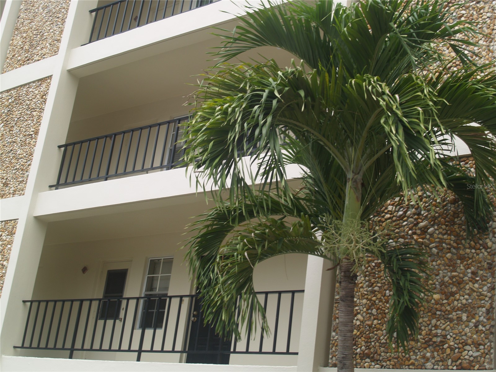 7461 W Country Club Drive N #409 Sarasota FL 34243 A4695655 image2