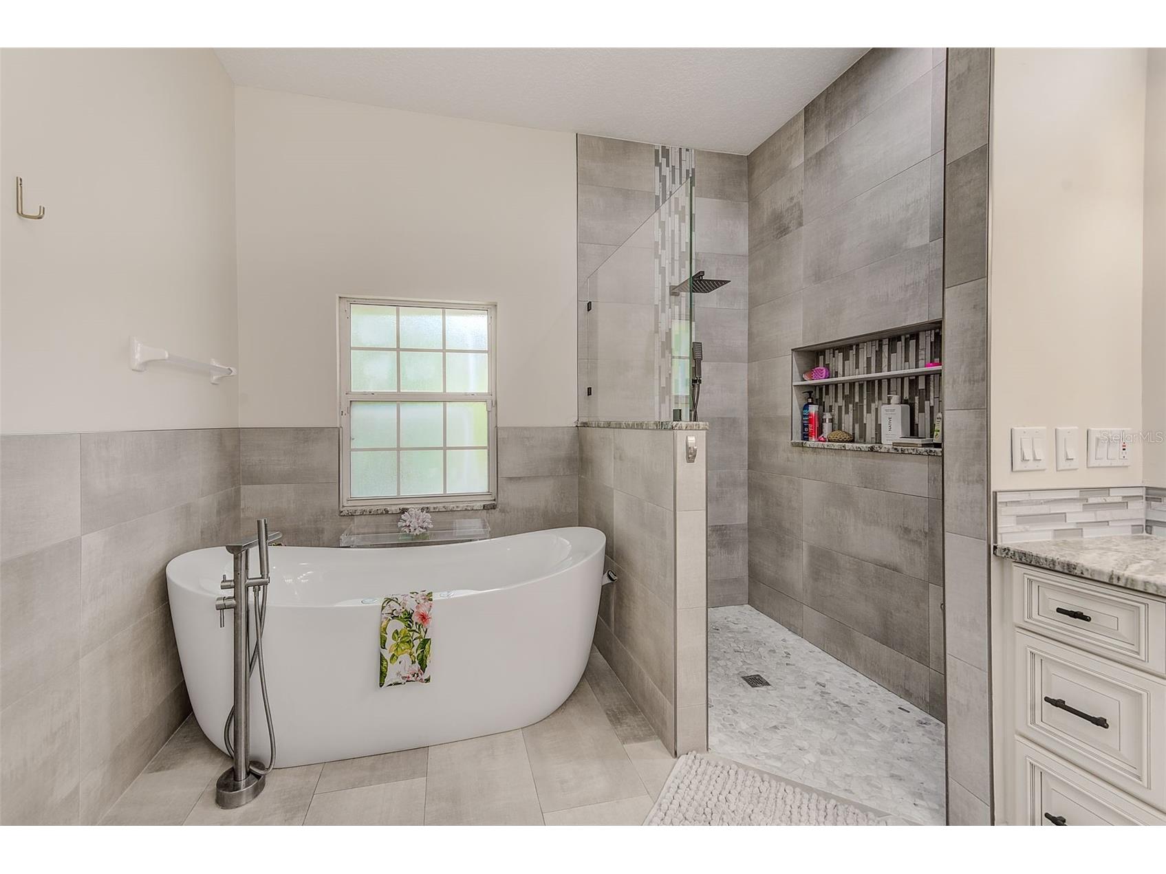 7462 Watersilk Drive N Pinellas Park FL 33782 TB8476831 image31