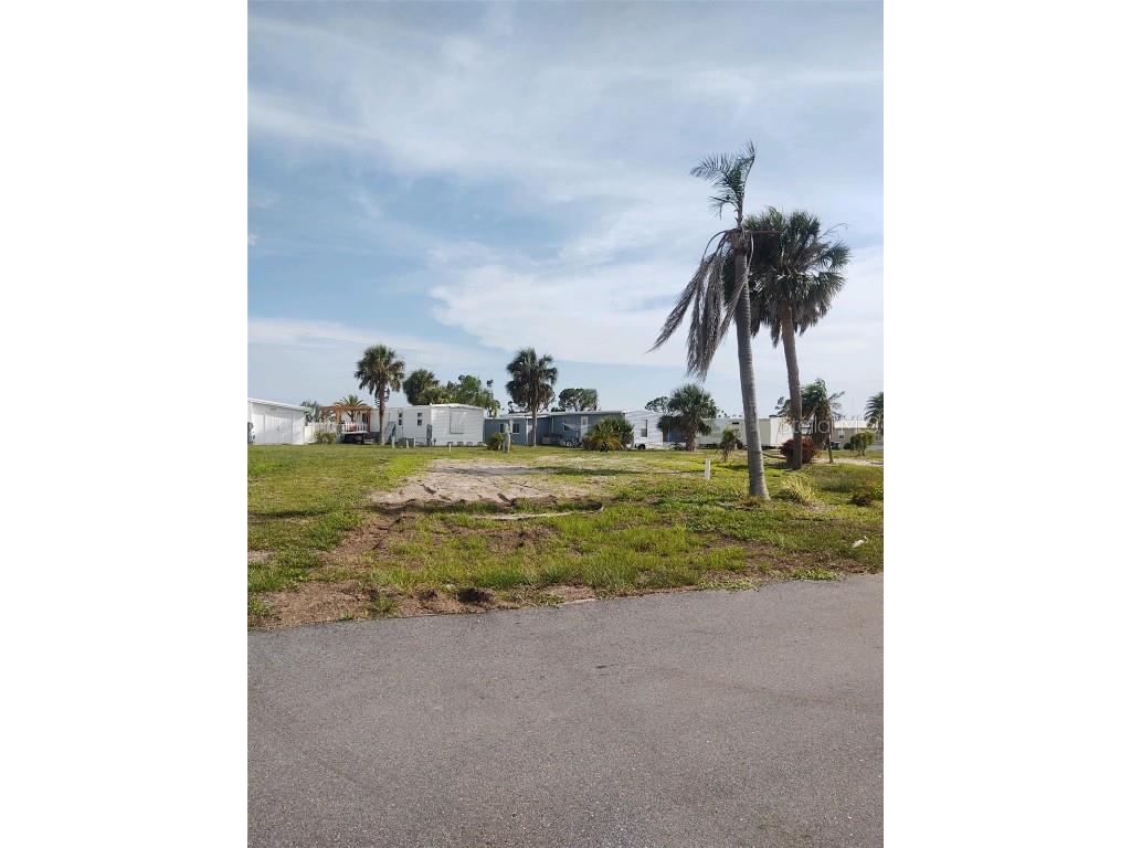 7463 Danvers Circle Port Charlotte FL 33981 - BUTTERFORD WATERWAY C7477520 image1