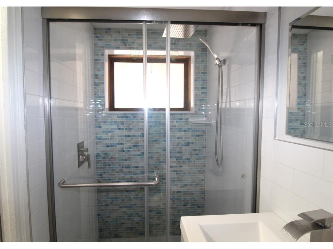 7464 Cass Circle Sarasota FL 34231 A4671739 image18