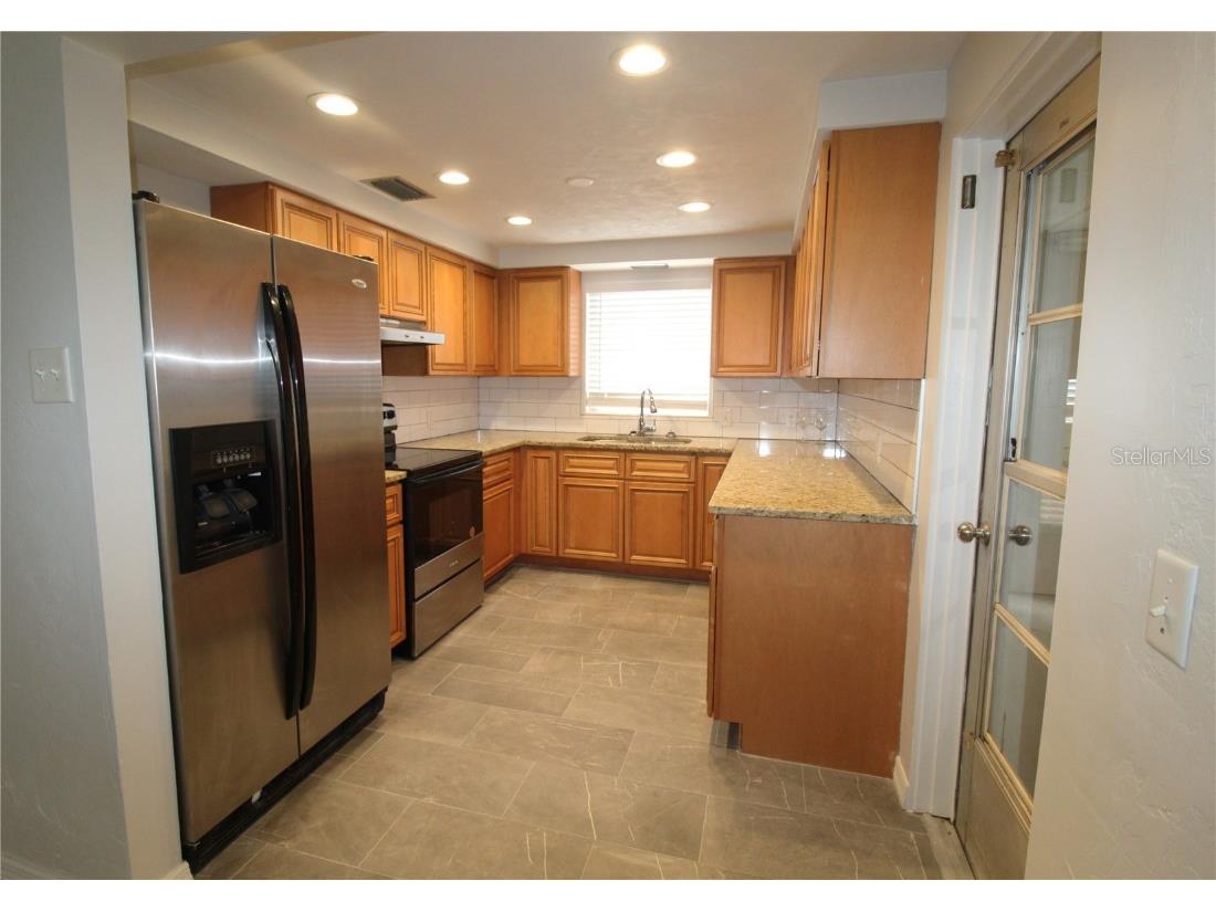 7464 Cass Circle Sarasota FL 34231 A4671739 image3