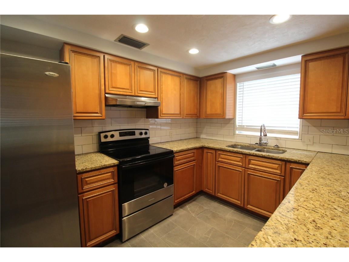 7464 Cass Circle Sarasota FL 34231 A4671739 image4