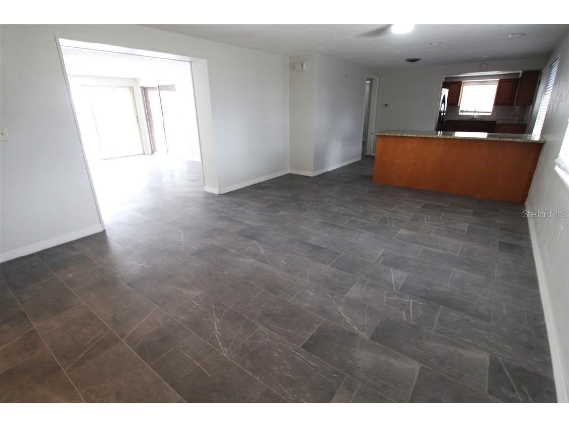 7464 Cass Circle Sarasota FL 34231 A4671739 image6