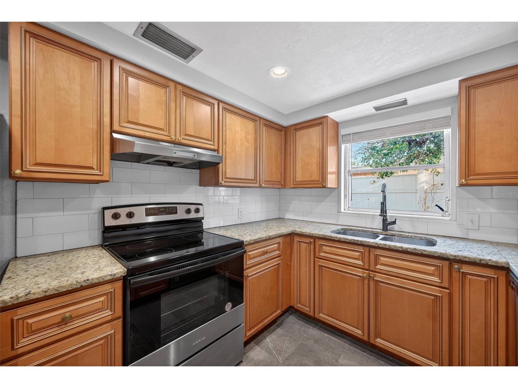 7464 Cass Circle Sarasota FL 34231 A4692133 image10