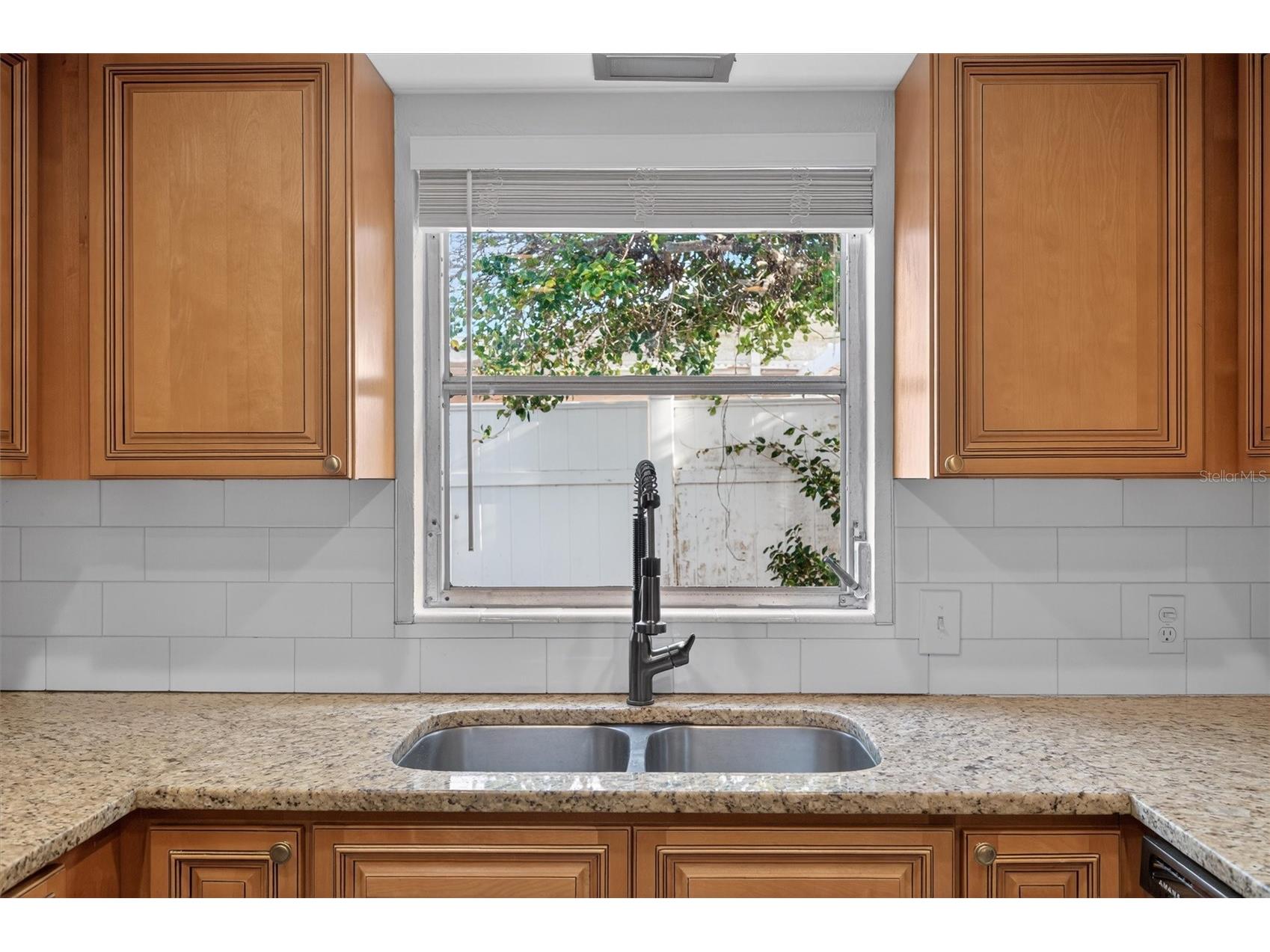 7464 Cass Circle Sarasota FL 34231 A4692133 image12