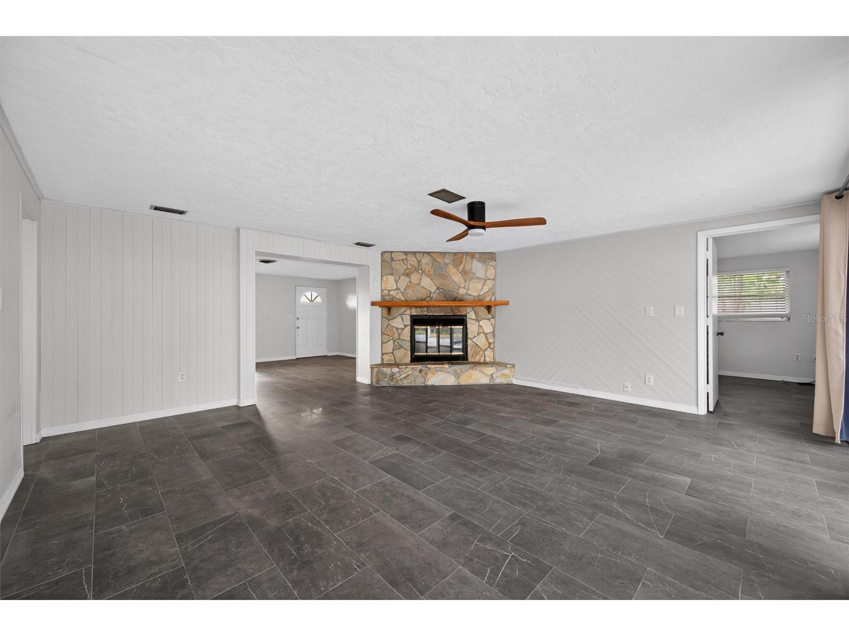 7464 Cass Circle Sarasota FL 34231 A4692133 image14