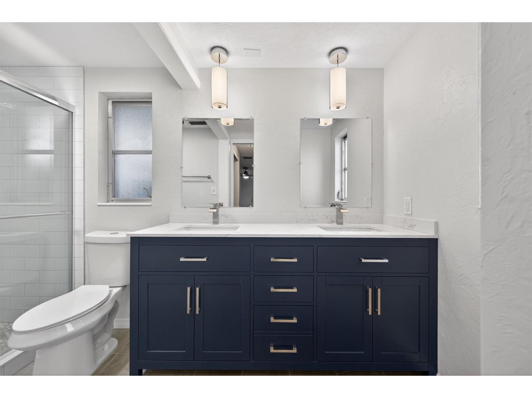 7464 Cass Circle Sarasota FL 34231 A4692133 image18