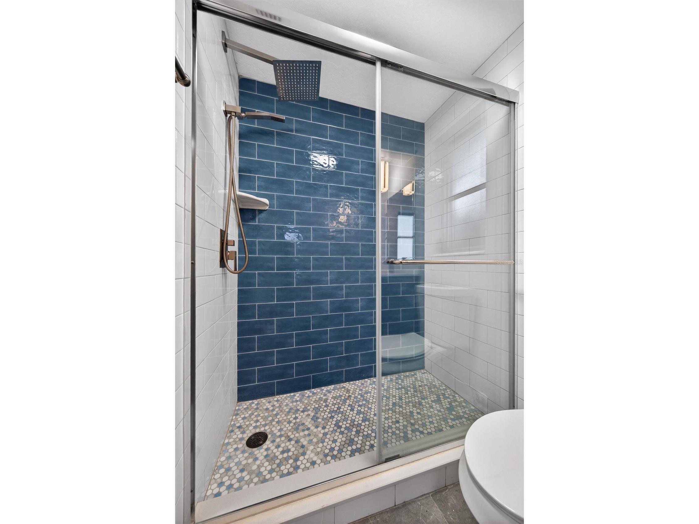 7464 Cass Circle Sarasota FL 34231 A4692133 image20