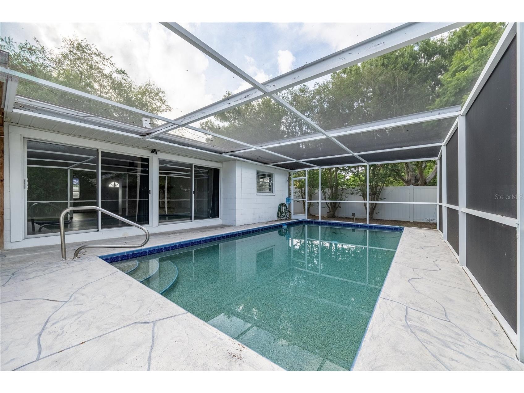 7464 Cass Circle Sarasota FL 34231 A4692133 image30