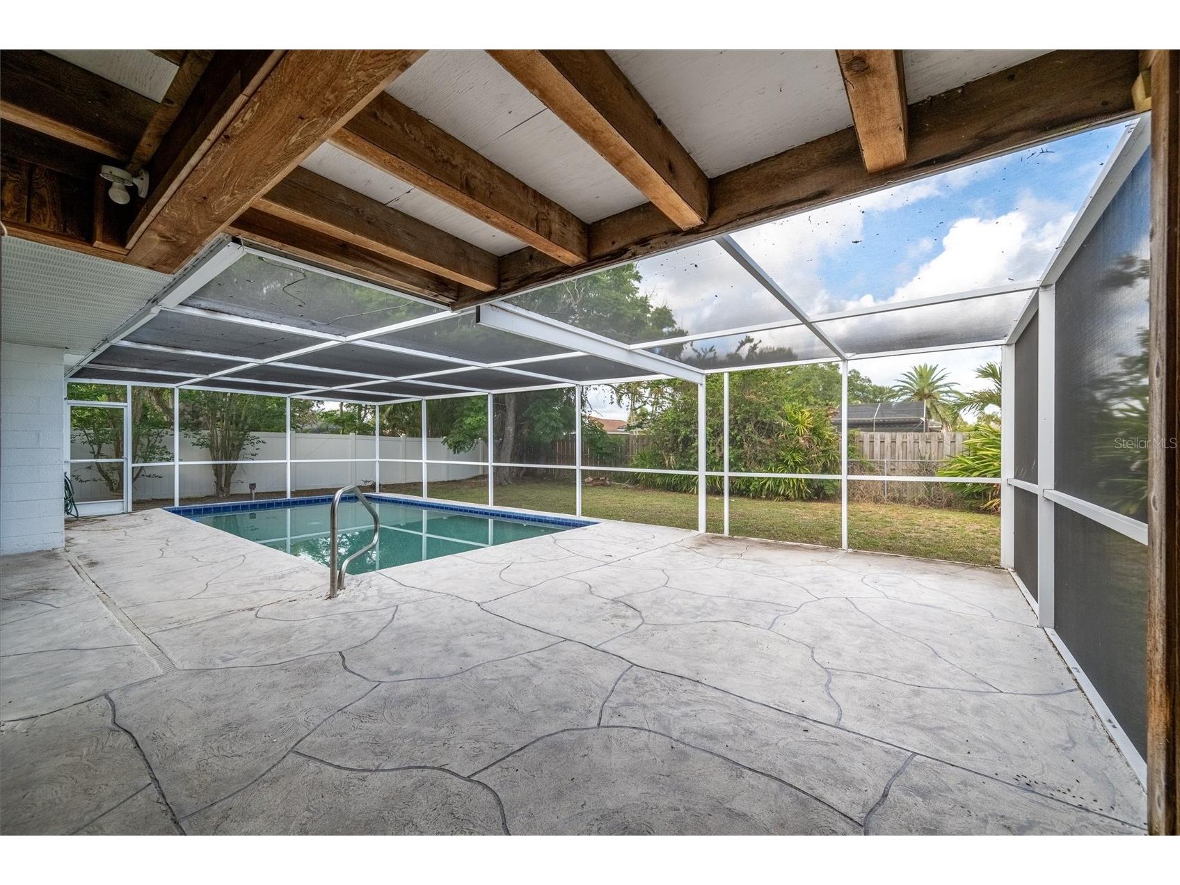 7464 Cass Circle Sarasota FL 34231 A4692133 image31