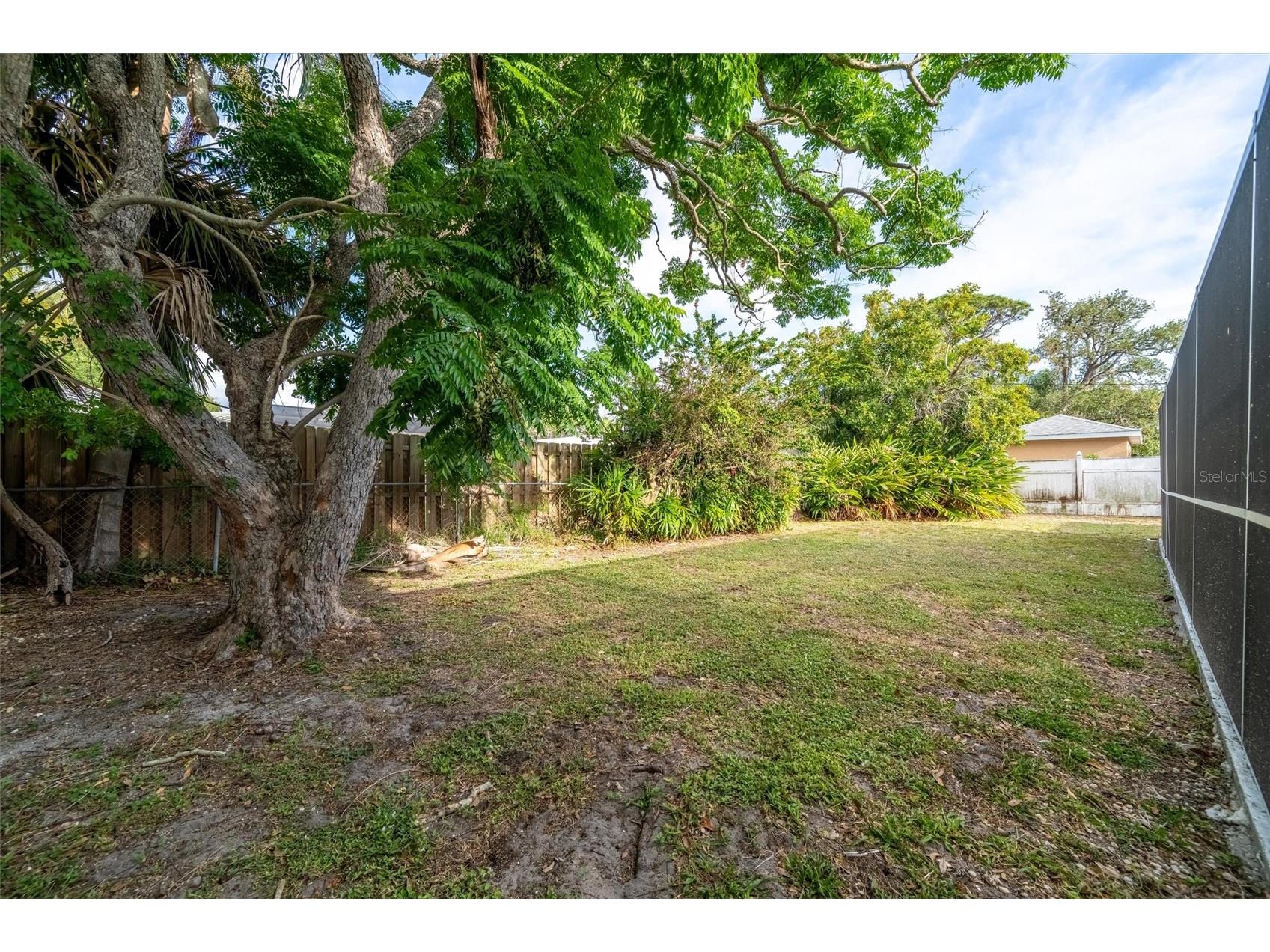 7464 Cass Circle Sarasota FL 34231 A4692133 image35