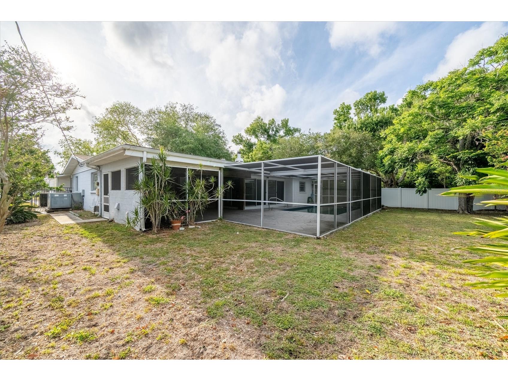 7464 Cass Circle Sarasota FL 34231 A4692133 image37