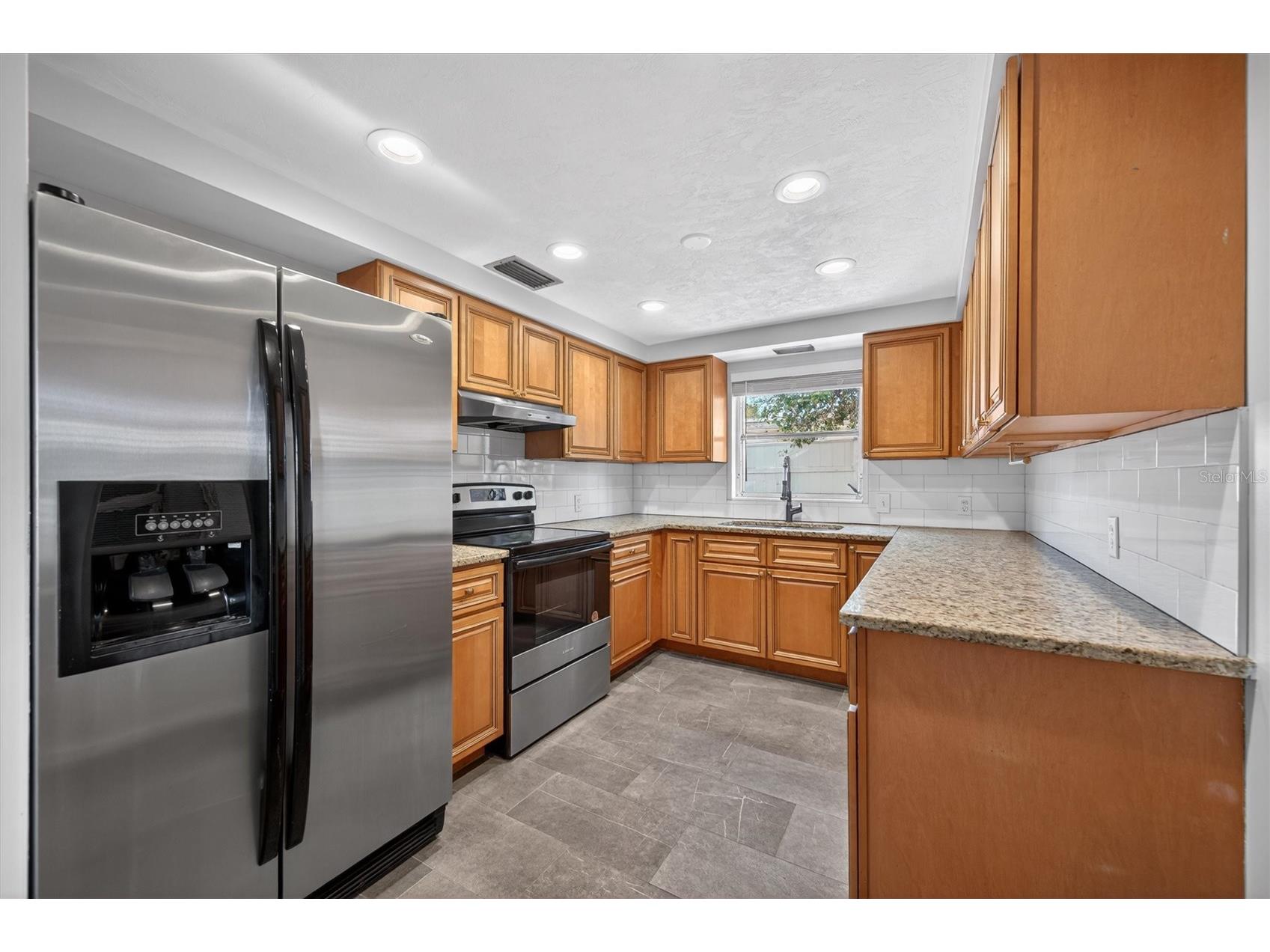 7464 Cass Circle Sarasota FL 34231 A4692133 image9