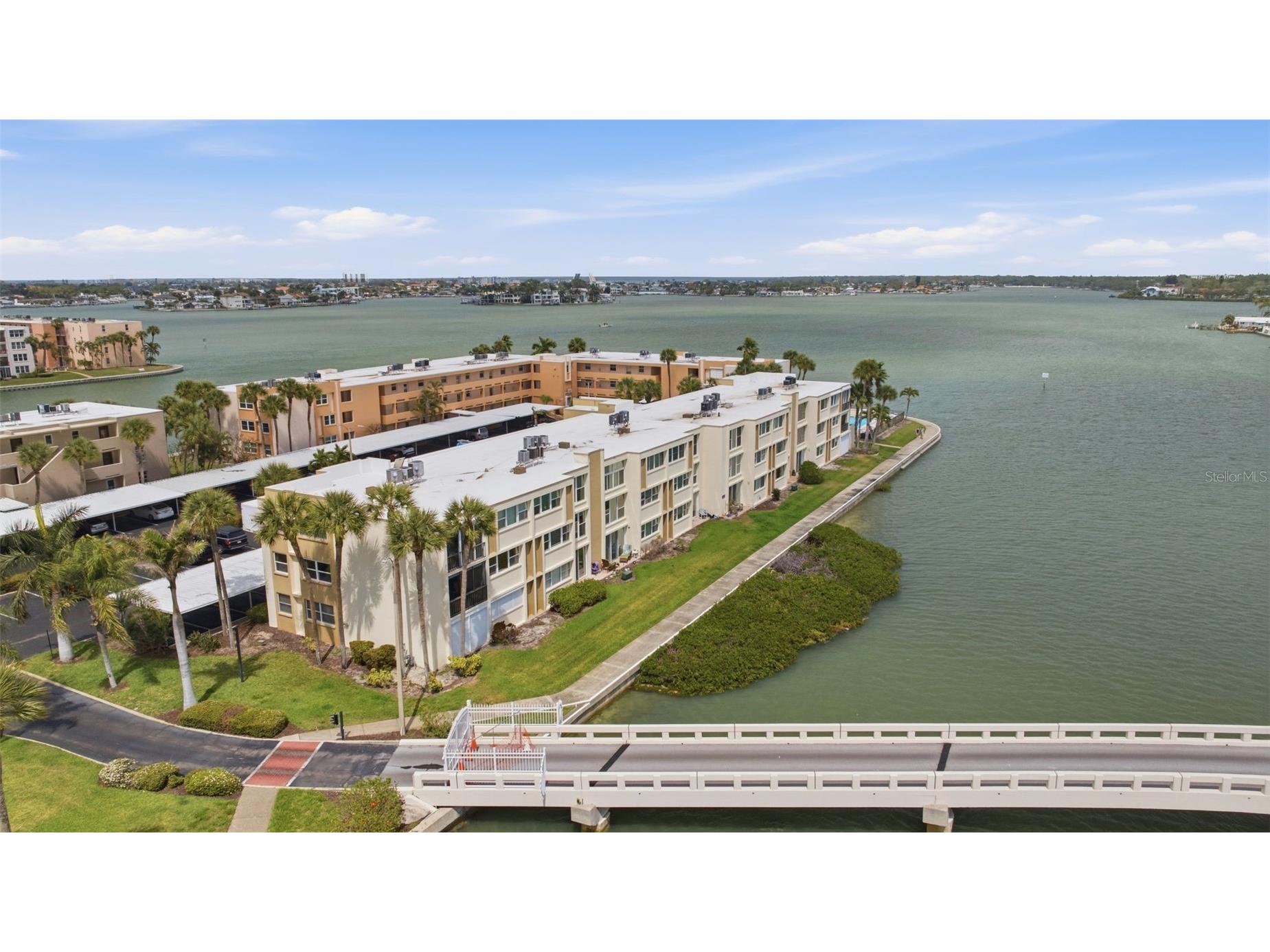 7465 Bay Island Drive S #112 South Pasadena FL 33707 - INTRACOSTAL WATERWAY TB8515092 image1