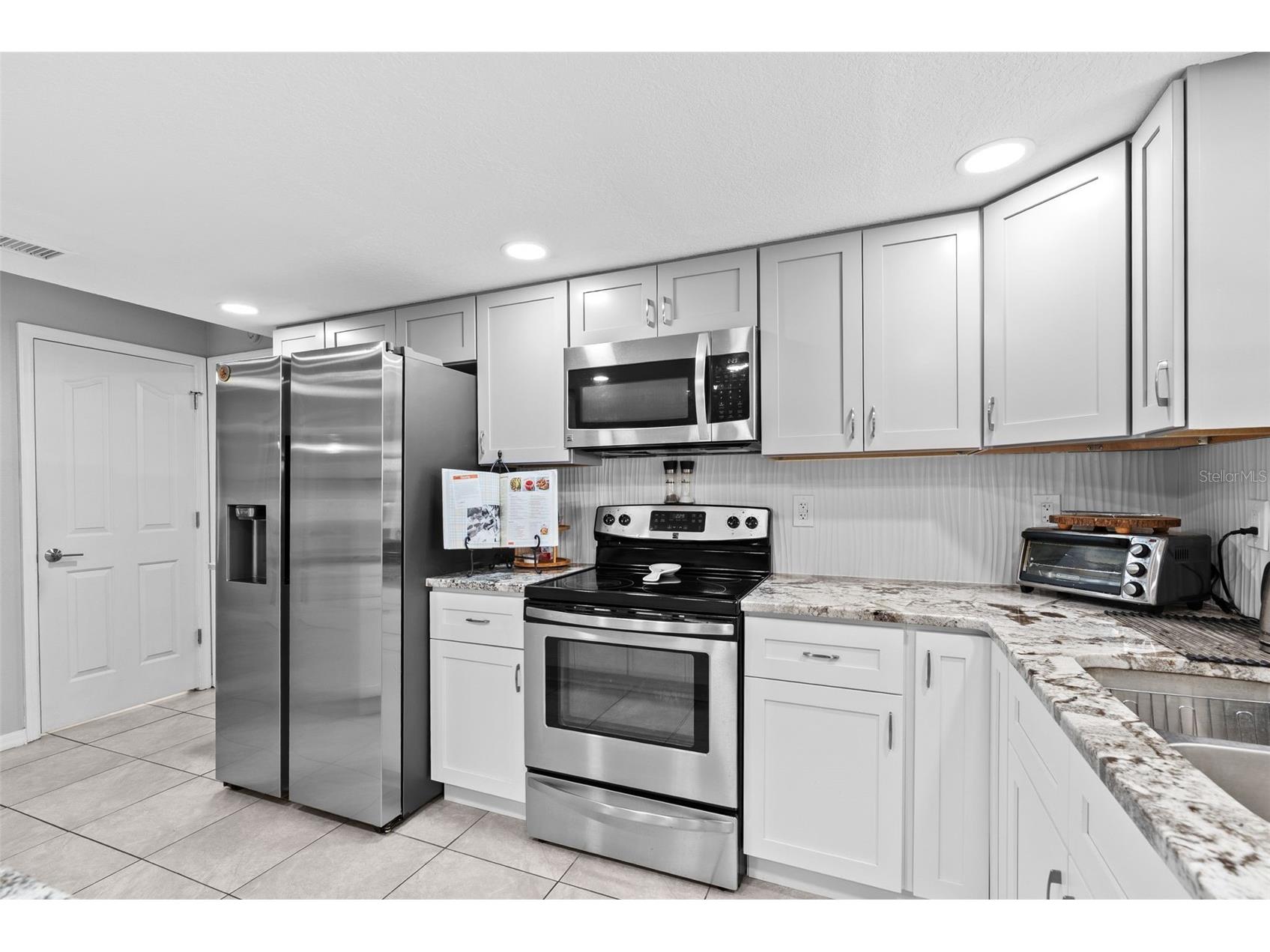 7466 Apache Trail Spring Hill FL 34606 W7887671 image16