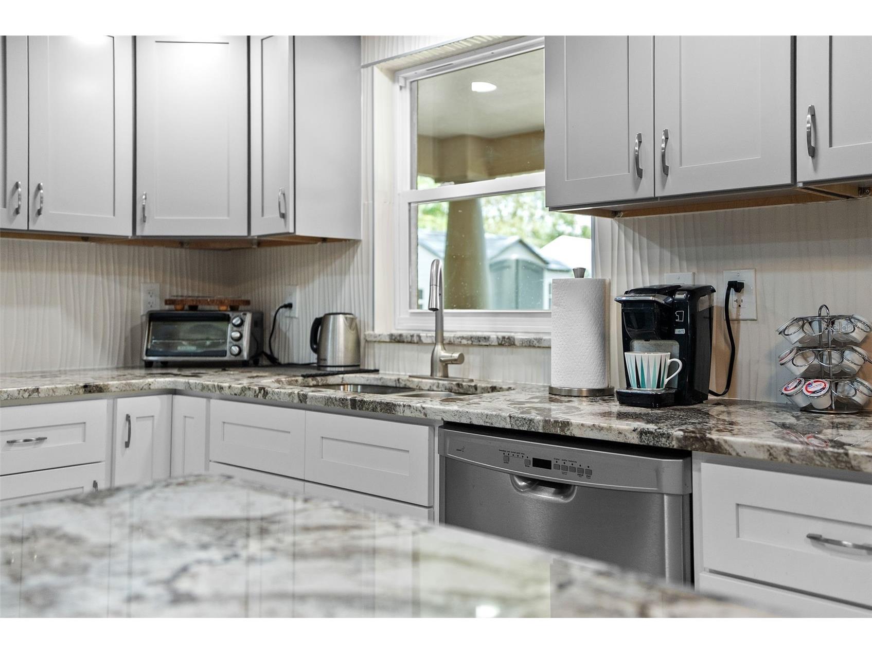 7466 Apache Trail Spring Hill FL 34606 W7887671 image22