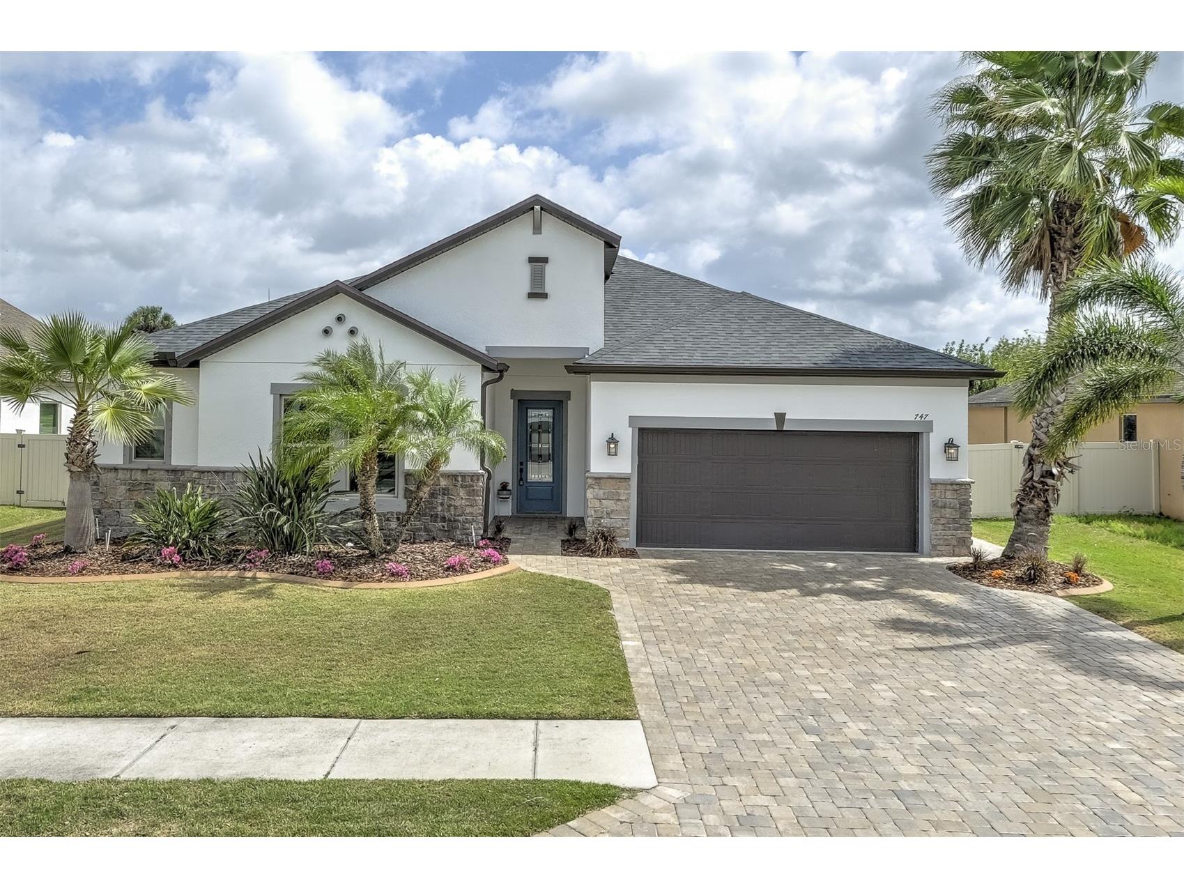 747 116th Court NE Bradenton FL 34212 A4685915 image1