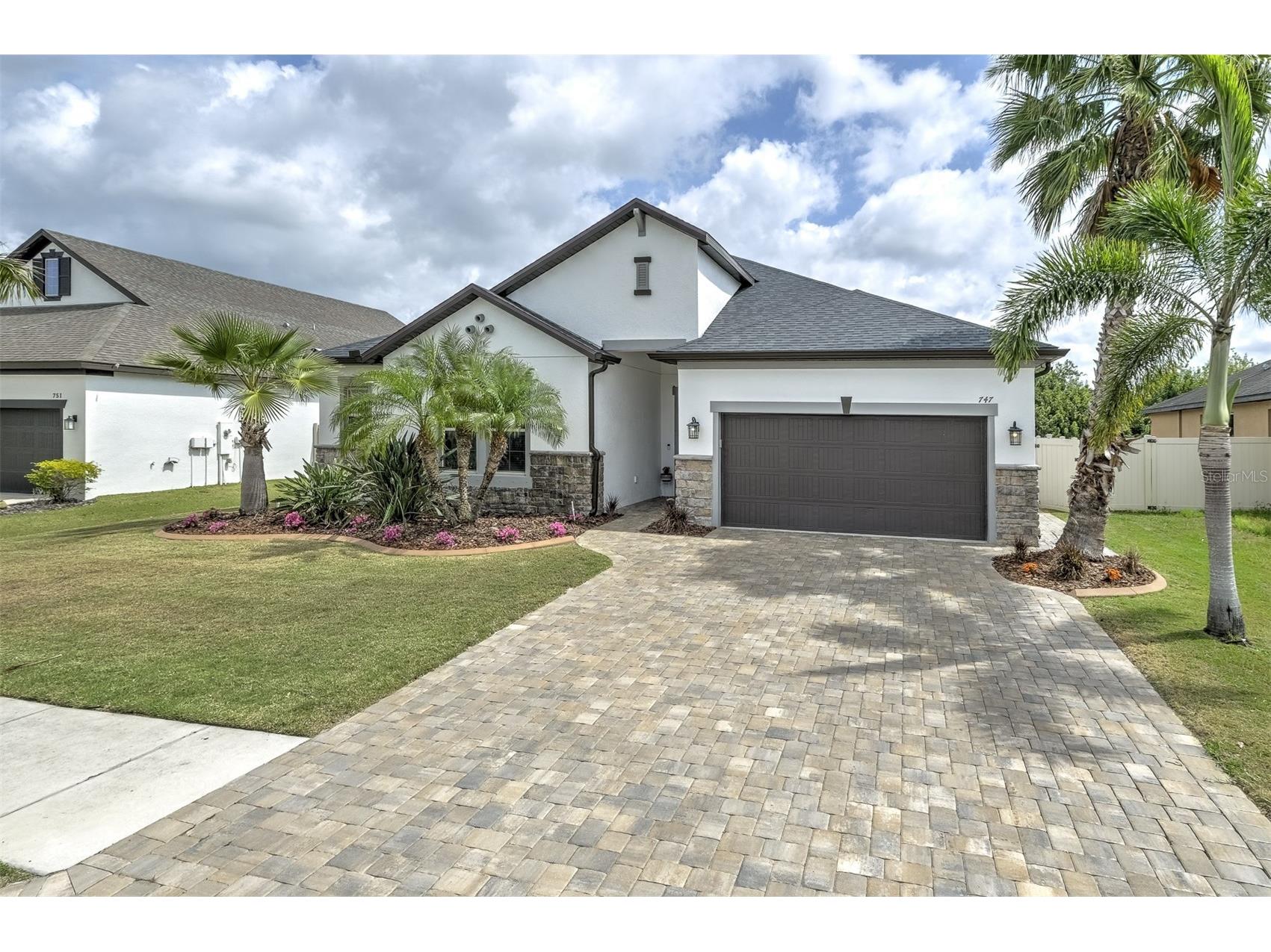 747 116th Court NE Bradenton FL 34212 A4685915 image2