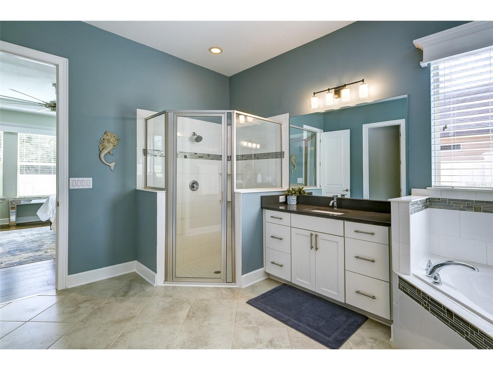 747 116th Court NE Bradenton FL 34212 A4685915 image31