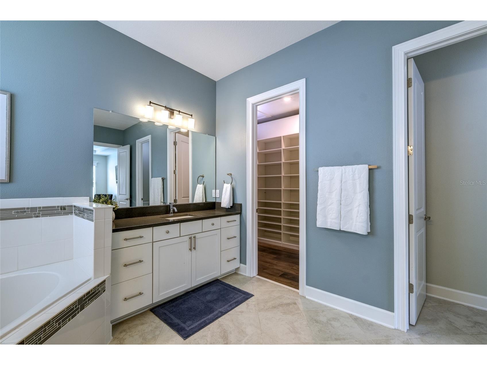 747 116th Court NE Bradenton FL 34212 A4685915 image32