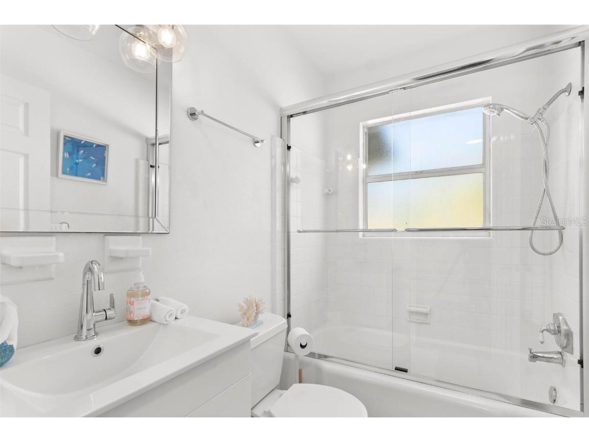 747 39th Avenue NE Saint Petersburg FL 33703 TB8461799 image10