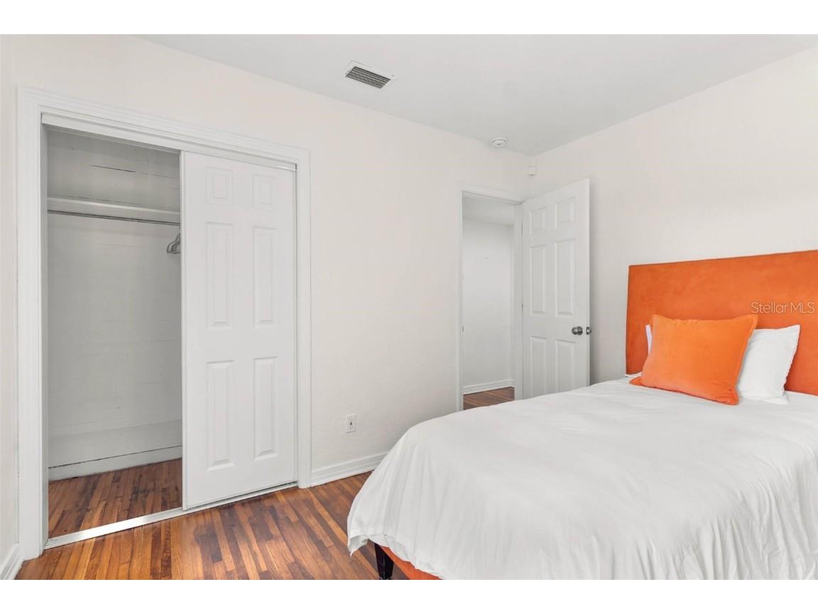 747 39th Avenue NE Saint Petersburg FL 33703 TB8461799 image11