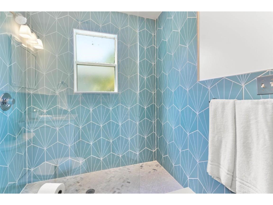 747 39th Avenue NE Saint Petersburg FL 33703 TB8461799 image20