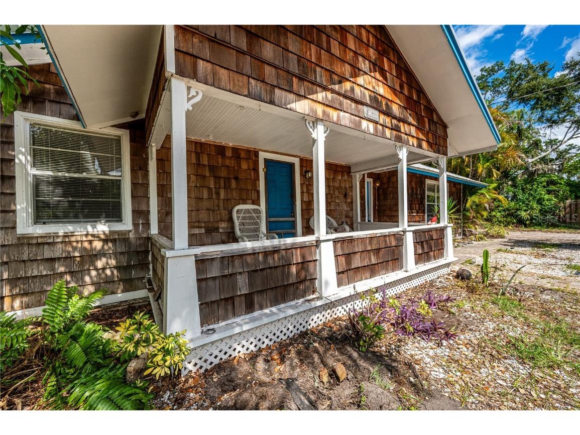 747 42nd Street Sarasota FL 34234 A4667598 image2