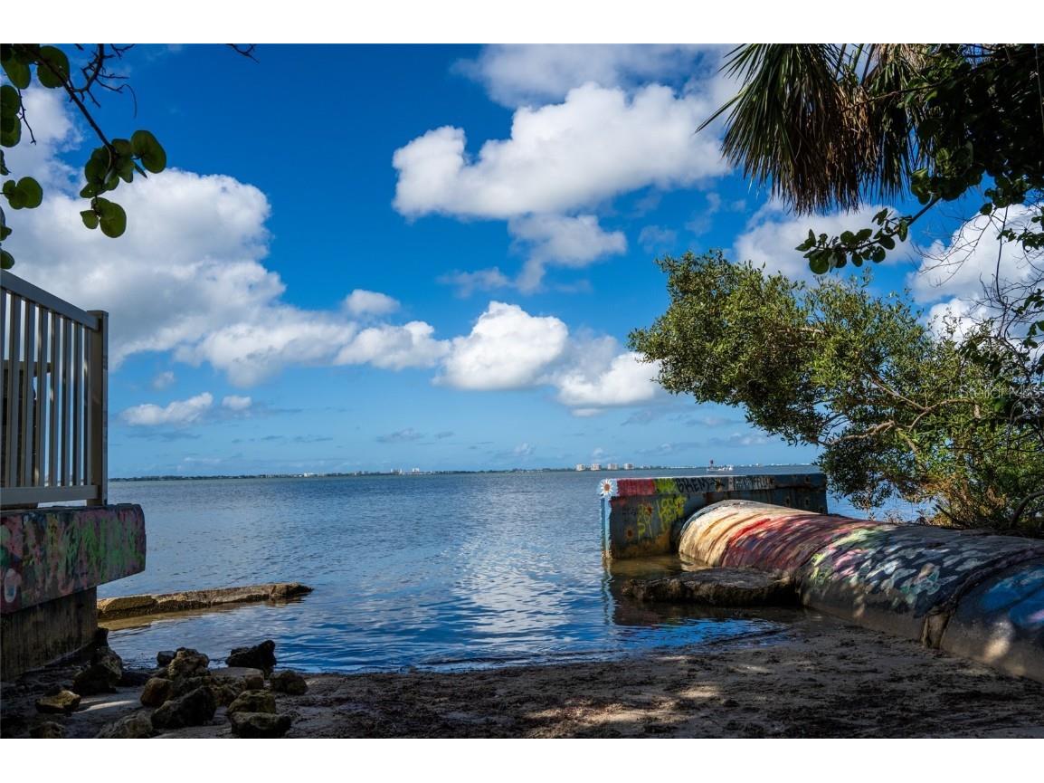 747 42nd Street Sarasota FL 34234 A4667598 image46