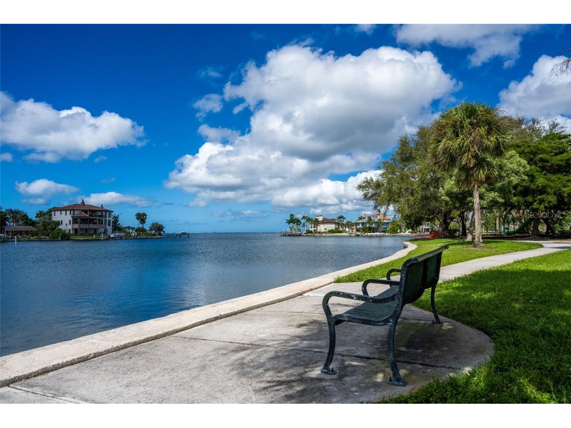 747 42nd Street Sarasota FL 34234 A4667598 image51