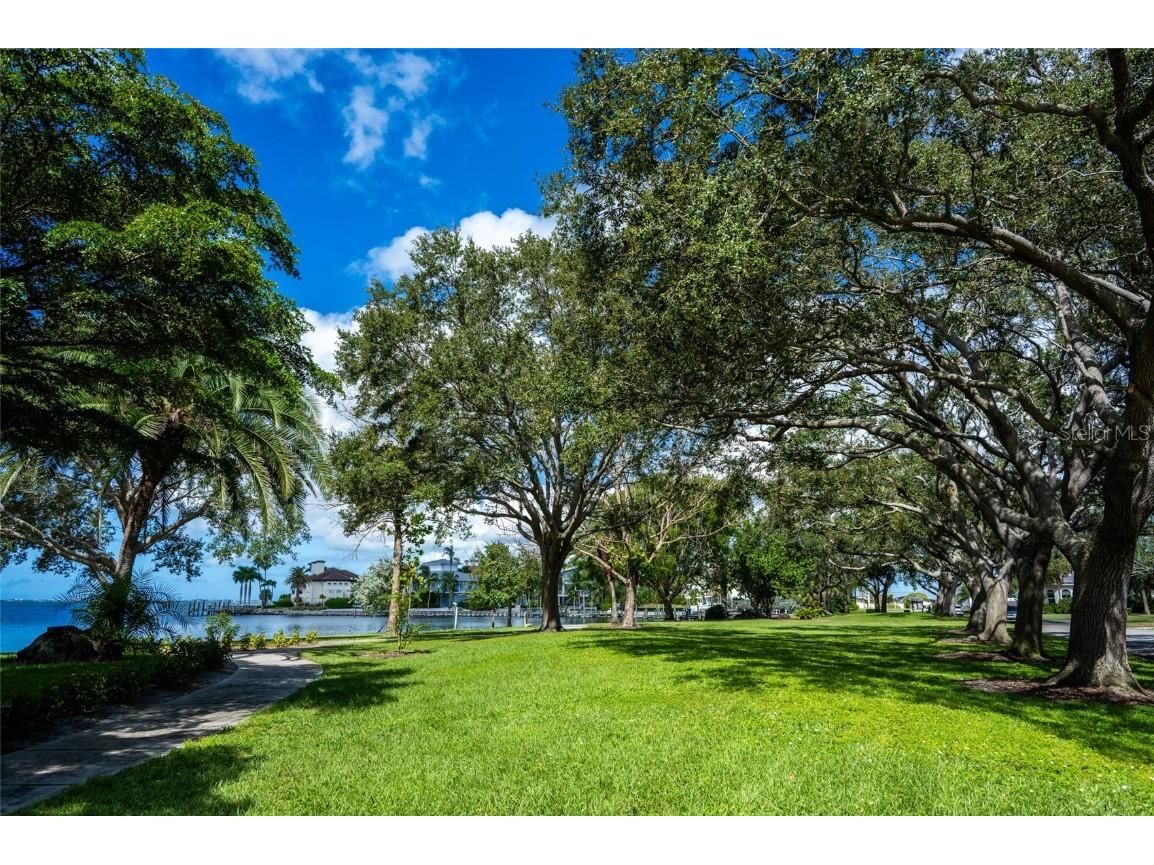 747 42nd Street Sarasota FL 34234 A4667598 image53