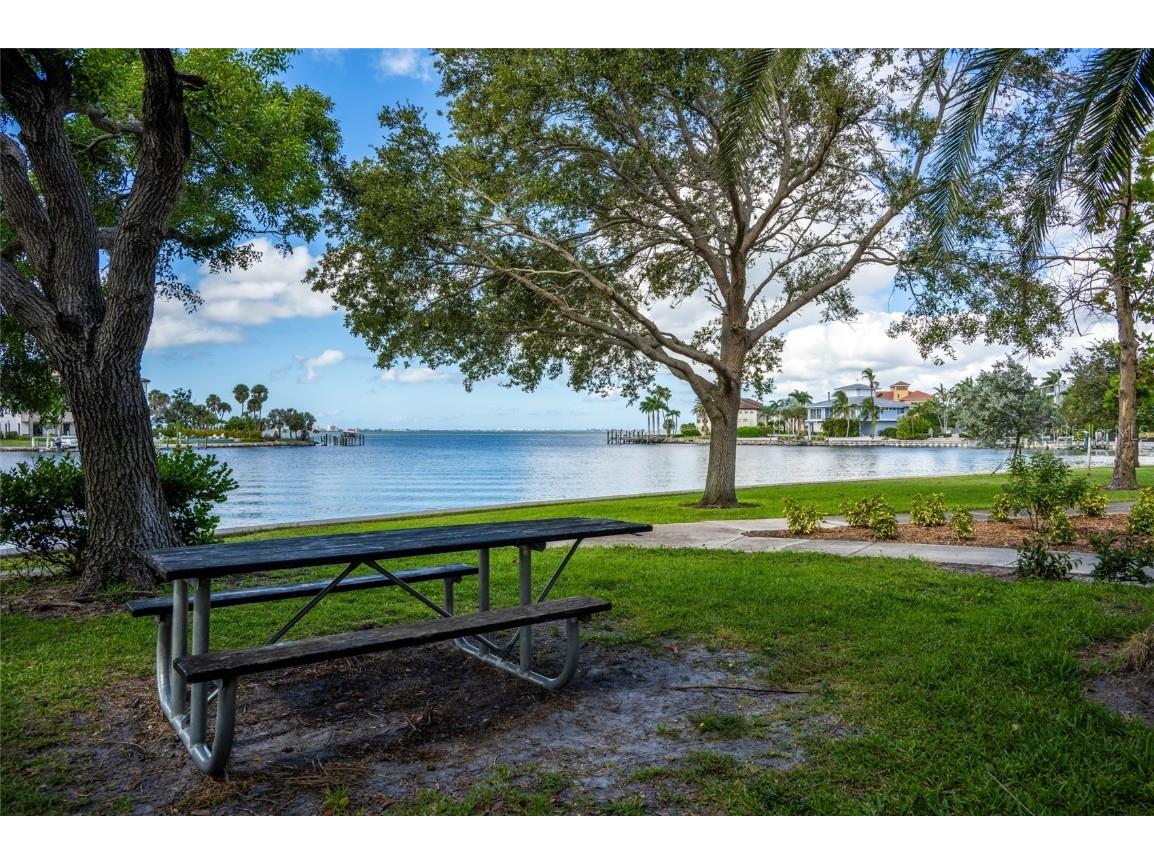 747 42nd Street Sarasota FL 34234 A4667598 image55