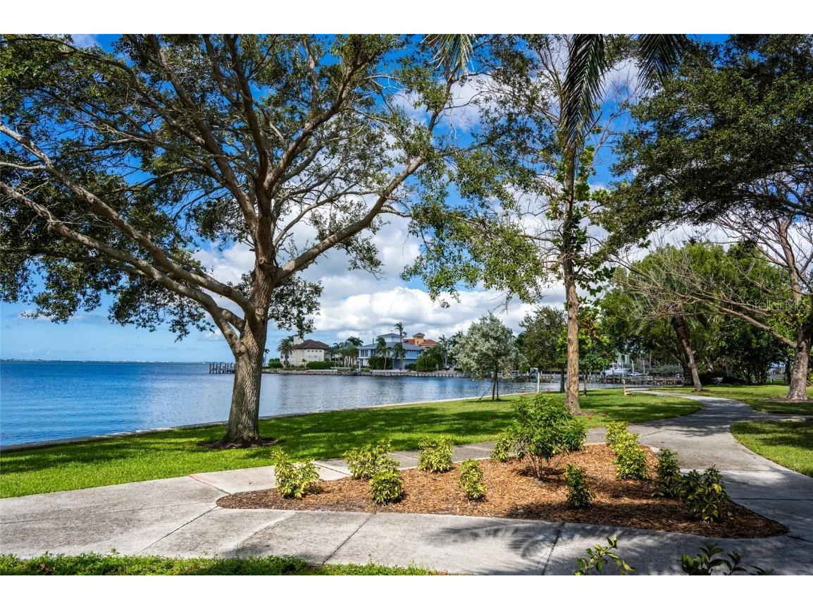 747 42nd Street Sarasota FL 34234 A4667598 image56