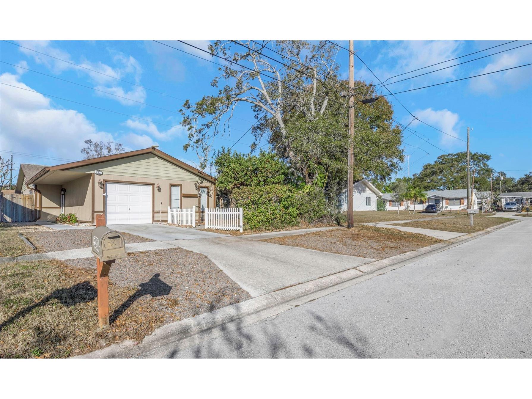 747 Brook Street Largo FL 33770 TB8472577 image1