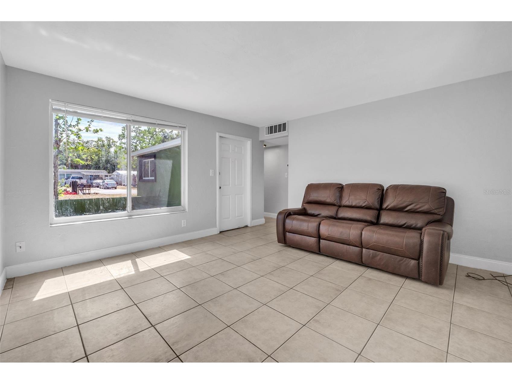 747 Derbyshire Road Daytona Beach FL 32114 FC317727 image5
