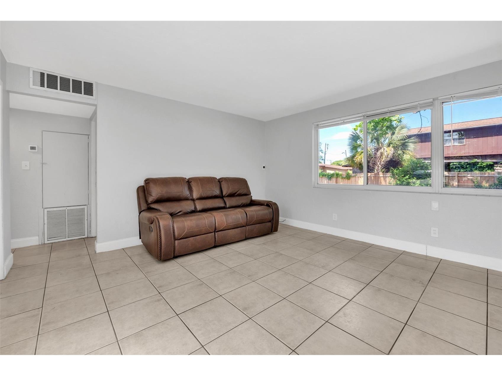 747 Derbyshire Road Daytona Beach FL 32114 FC317727 image6