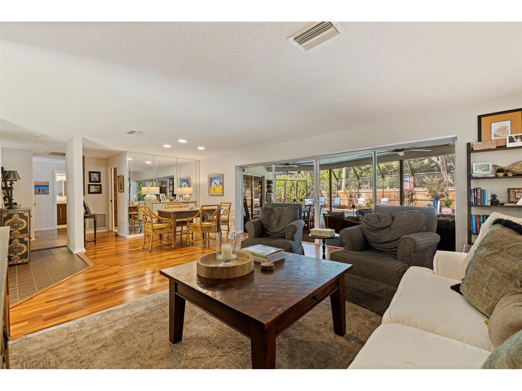 747 Sabal Court S Saint Petersburg FL 33705 TB8509422 image12