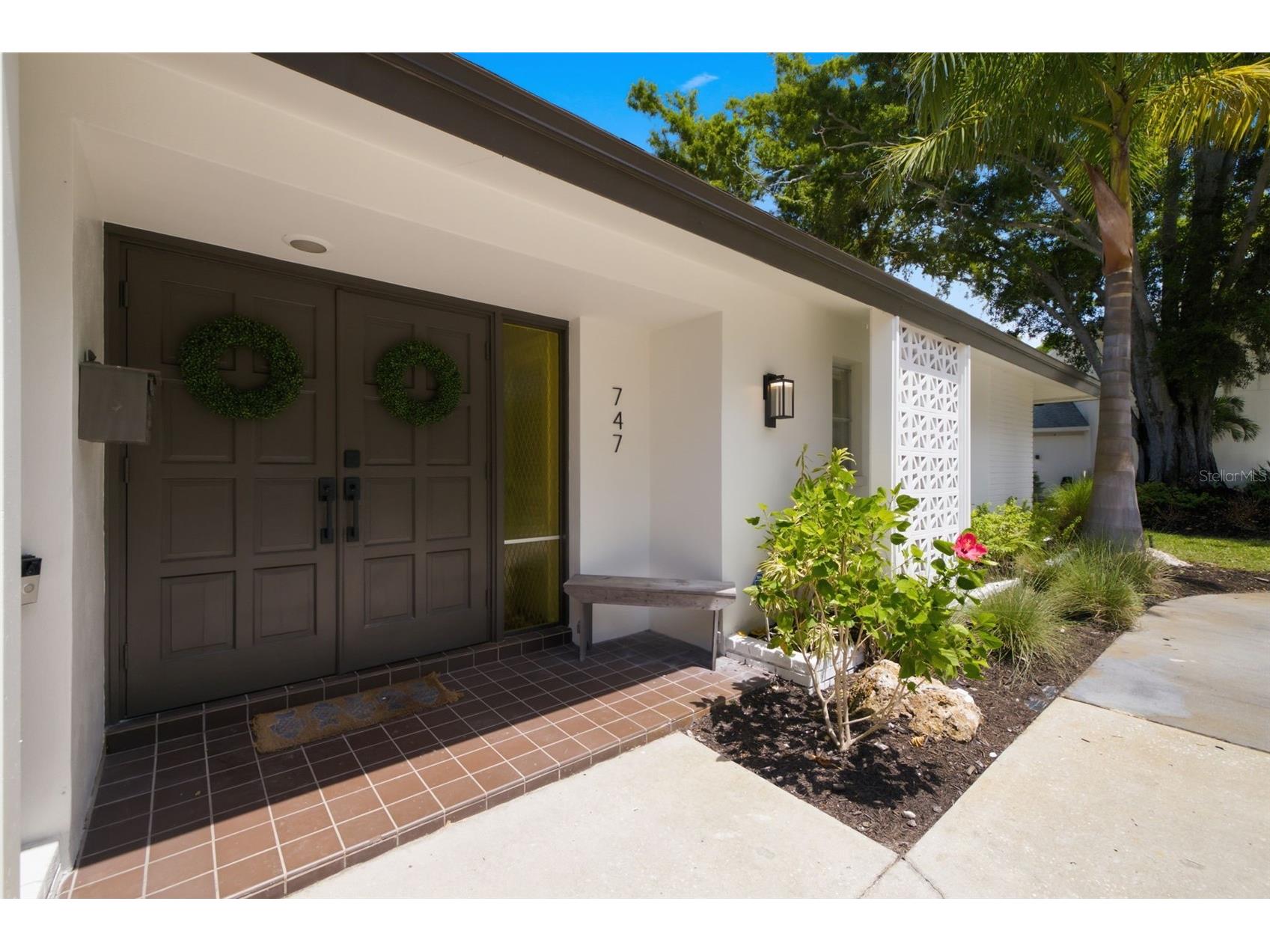 747 Sabal Court S Saint Petersburg FL 33705 TB8509422 image2